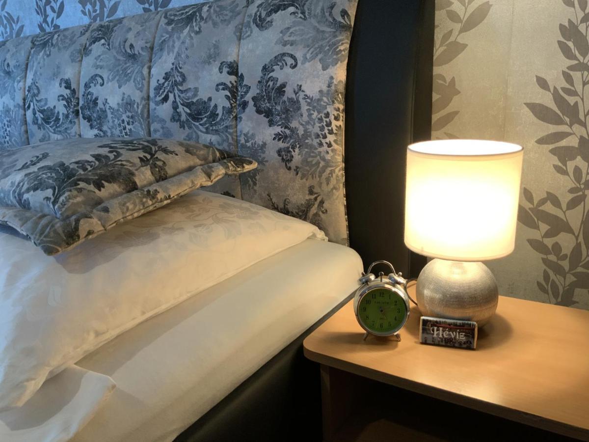 Oleander Apartman เฮวิซ ภายนอก รูปภาพ