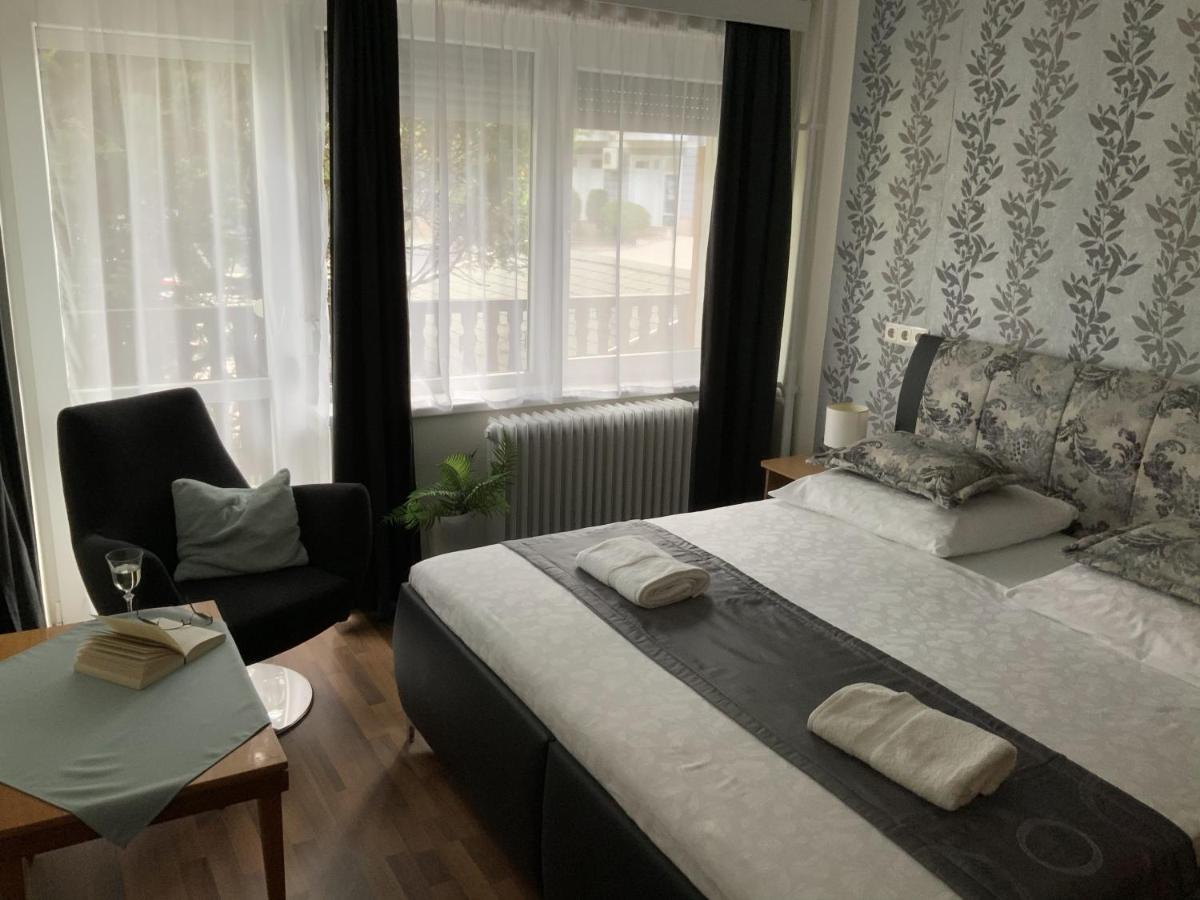 Oleander Apartman เฮวิซ ภายนอก รูปภาพ
