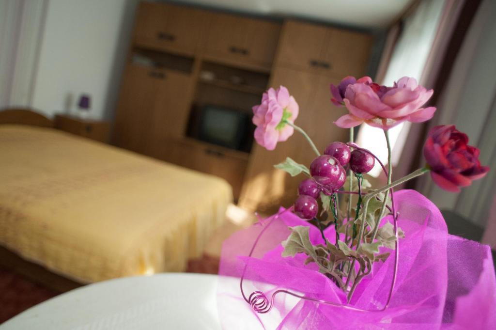 Oleander Apartman เฮวิซ ภายนอก รูปภาพ