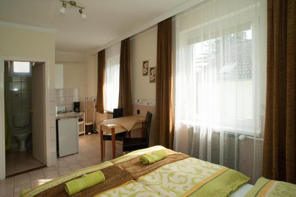 Oleander Apartman เฮวิซ ภายนอก รูปภาพ